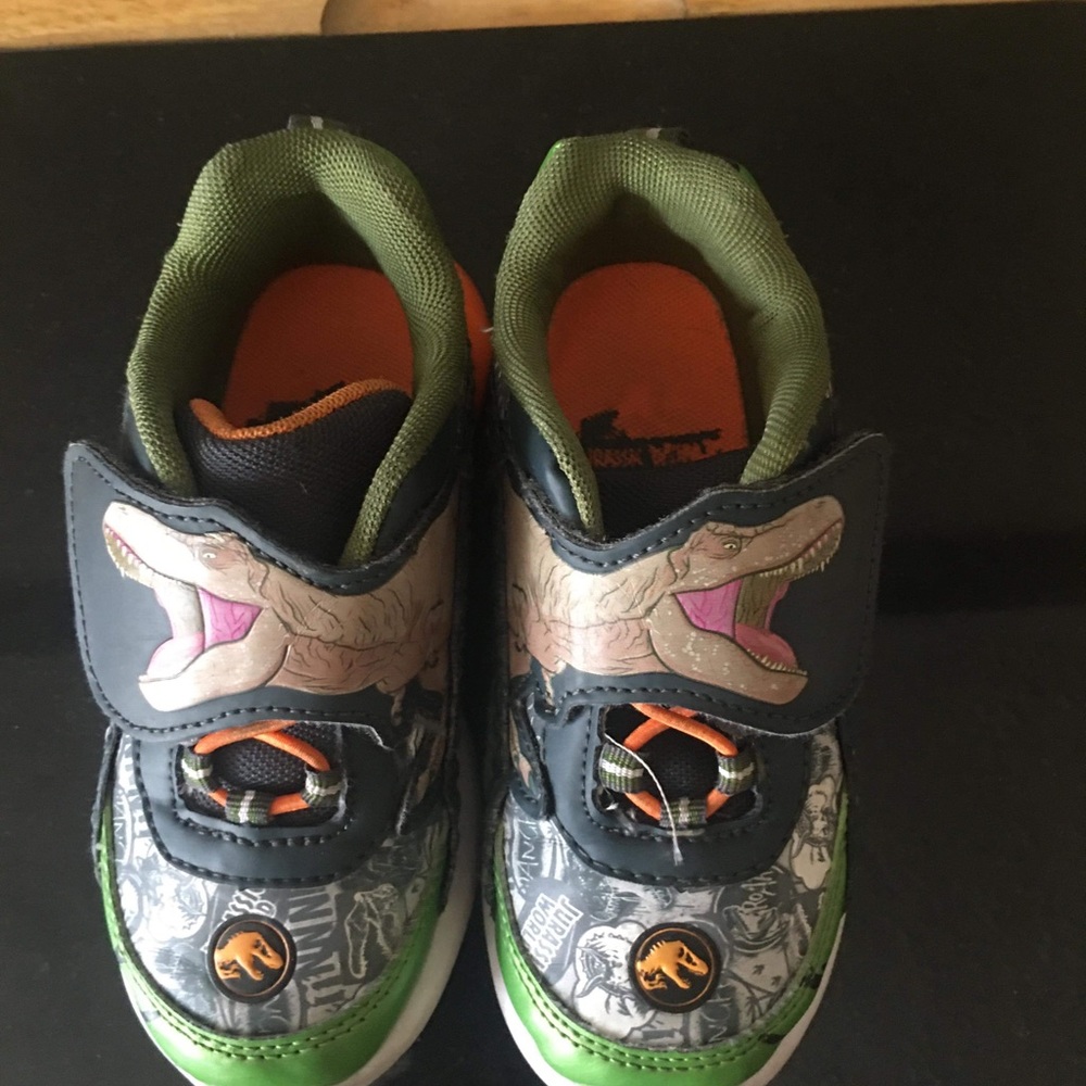 Boys Dino Shoes & blk white shoes (2)